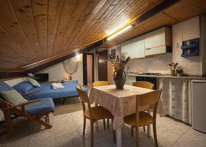 L&r - La Piccola Mansarda Del Marinaio - A Appartement